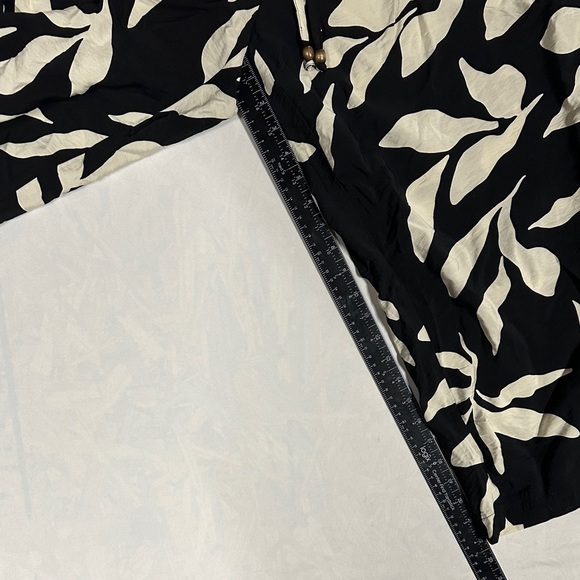 NWT SoHo Apparel Plus Baggy Floral Capri Size 2x - Picture 8 of 8